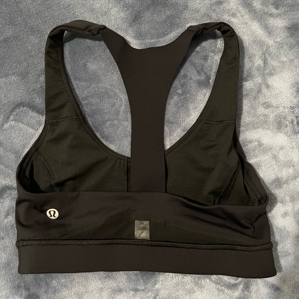 Lululemon sports bra